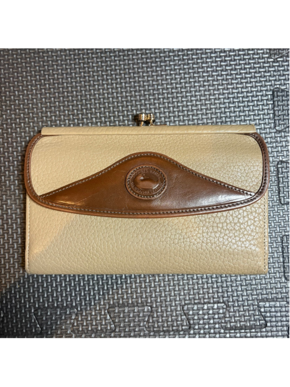Women's Dooney & Bourke Wallet One Size Beige Brown Leather